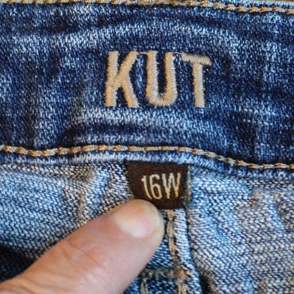 Kut from the Kloth Size 16W Ankle Straight Leg Jeans Cuffed Hem Raw Edge Women’s - Picture 5 of 9